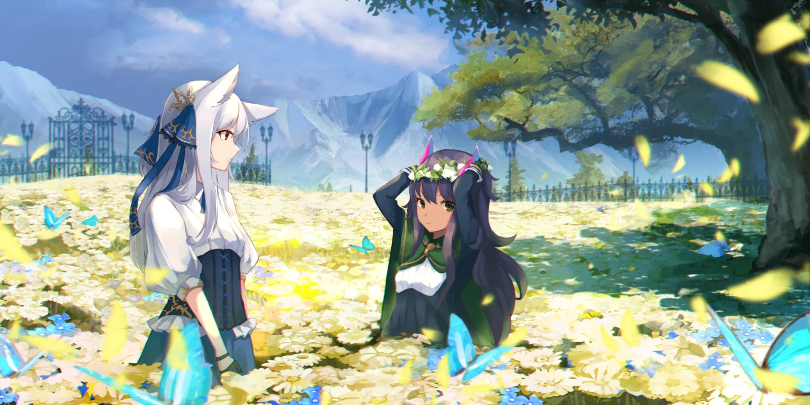 2人のアニメキャラクターが、山や木々、色鮮やかな蝶を背景にした日差しの明るい花畑に立っています。