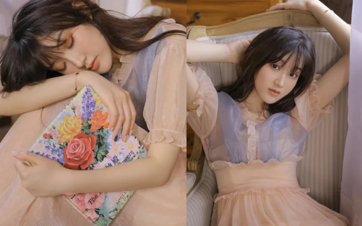 분홍색 드레스를 입은 성인 여성이 실내 인물 사진 콜라주에서 두 가지 포즈를 보여 줍니다.