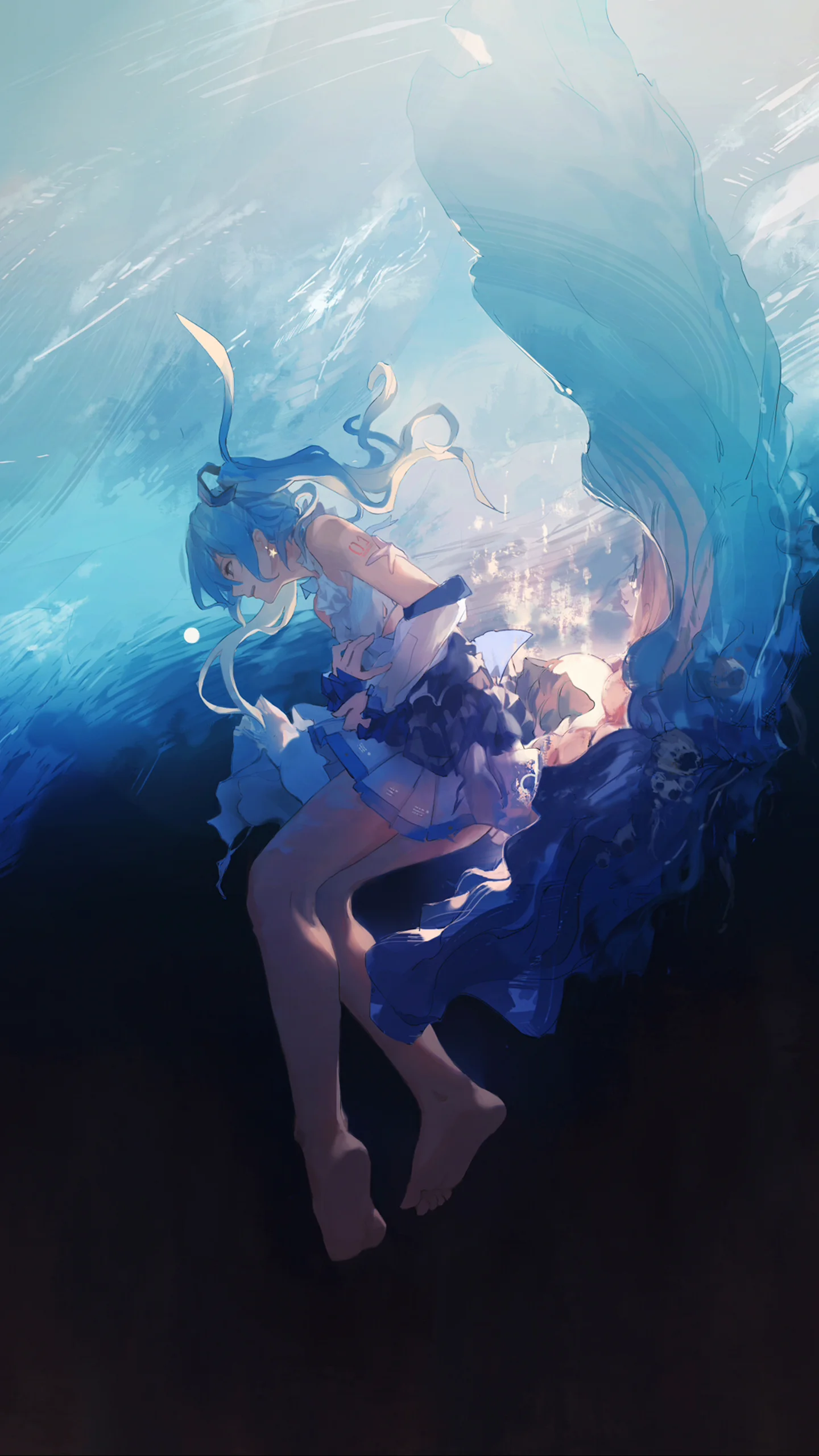青い水のような光の中で、流れる衣装を着たアニメの女性が画面中央に浮かんでいます。