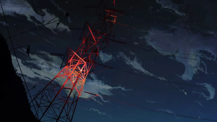 赤い光に照らされた鉄塔が、電線の走る濃い青色の雲の夜空を斜めに横切っている。