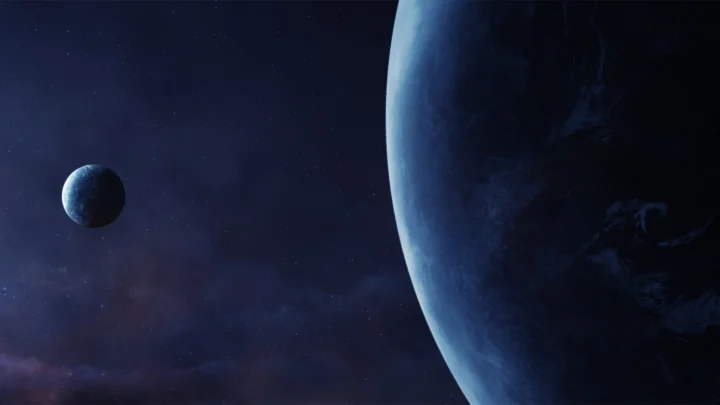 深蓝色星空中，一颗巨大的蓝色行星与远处的月亮相对而立。