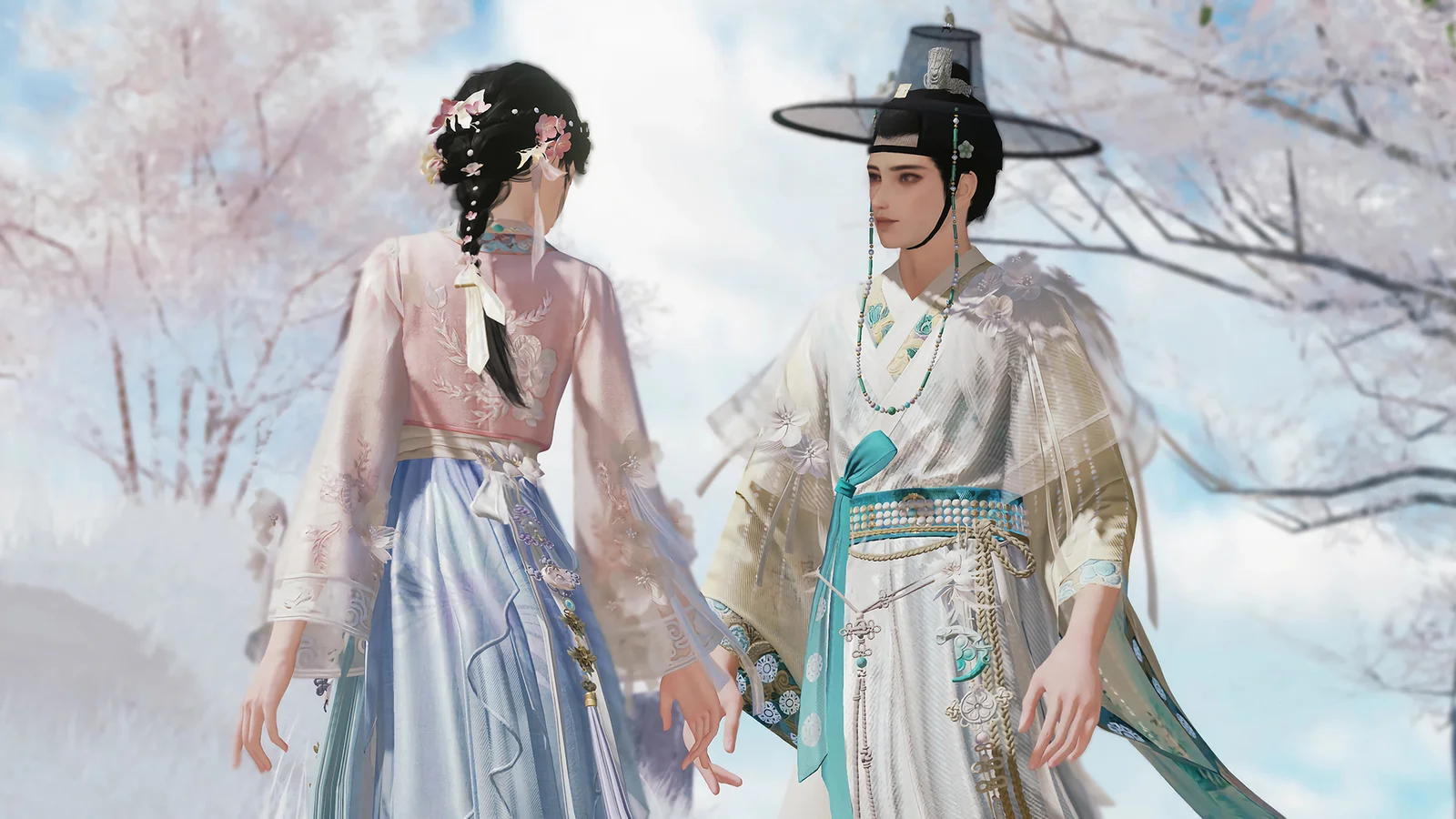 兩位身穿傳統服飾的人物站在粉白花枝與雪景之間。