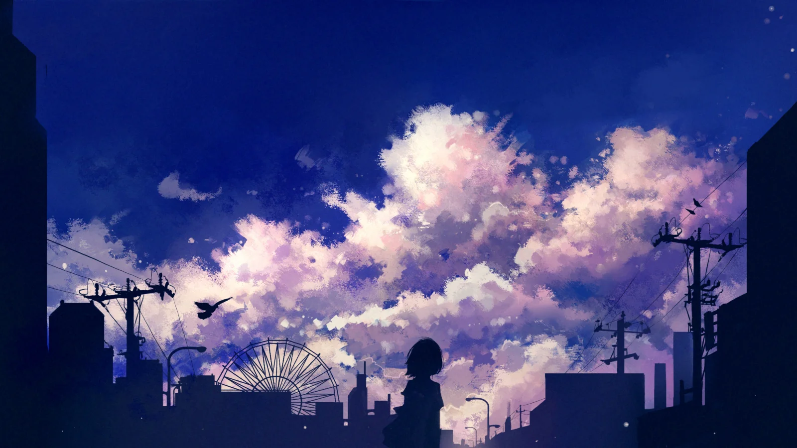 アニメ風の街のシルエットが、鮮やかな紫青色の雲の下に広がっています。