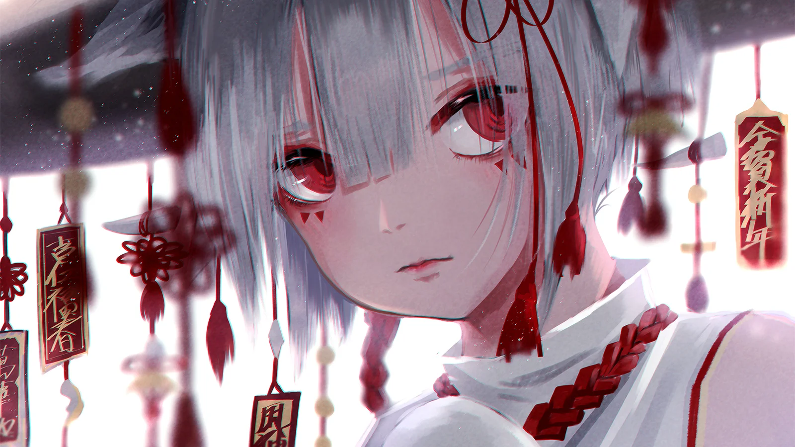 画面展示一名白发红瞳的动漫少女，身旁悬挂着红色装饰物。