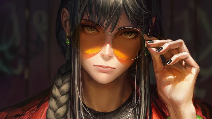 一名动漫风格的成年女性近距离面对镜头，佩戴橙色镜片眼镜并留有长辫子。