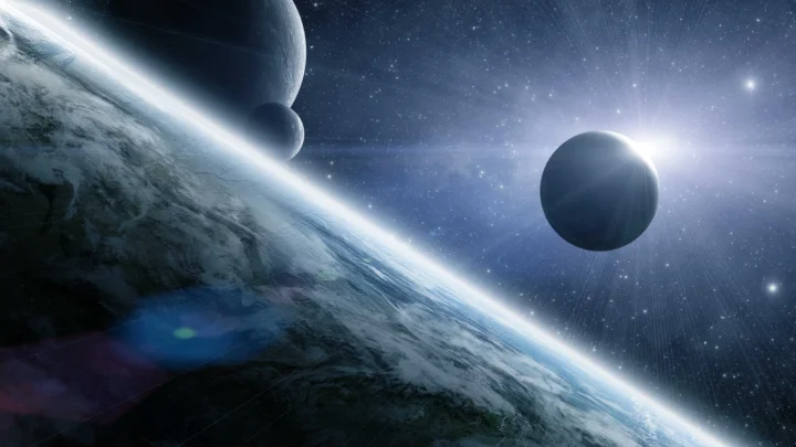 画面展示了太空中的地球边缘、远处行星、星空与明亮的星光。