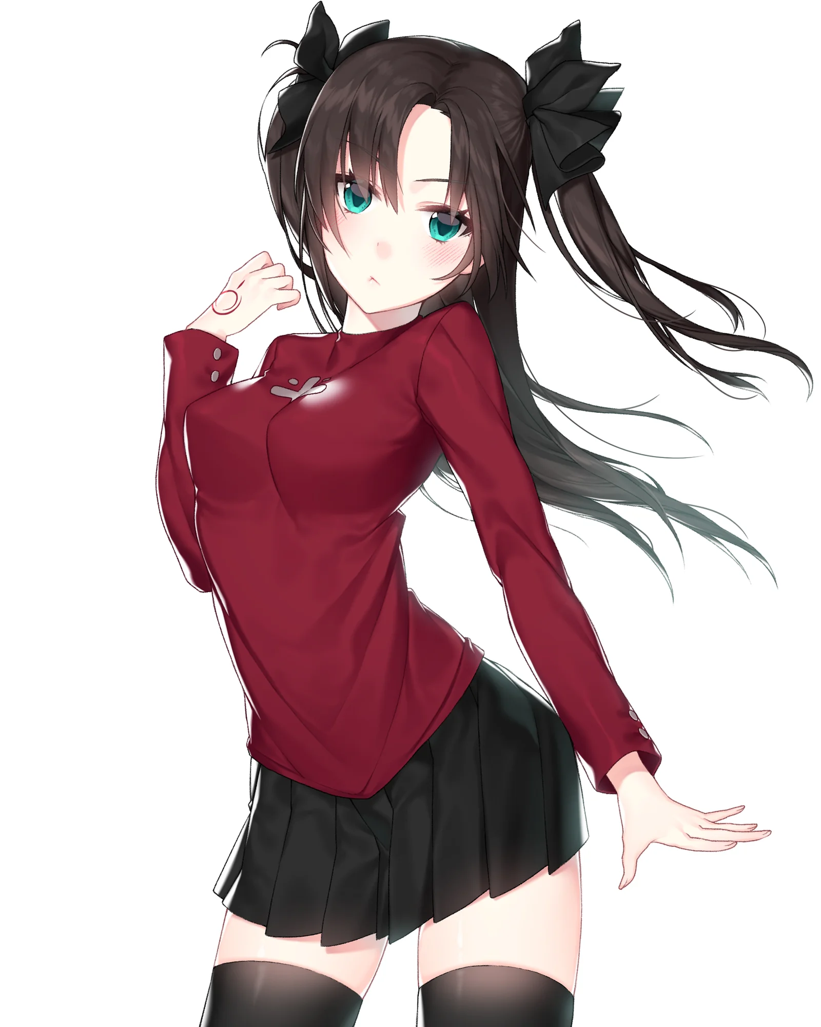검은색 트윈테일에 빨간 상의와 검은 치마를 입은 애니메이션 캐릭터가 흰색 배경 앞에 서 있다.