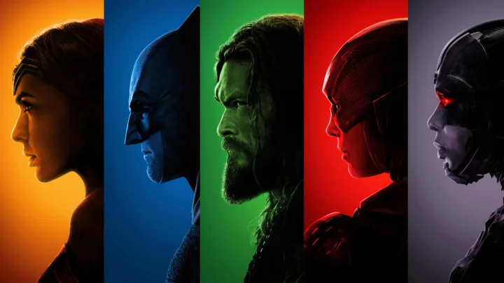 画面以五个不同色彩背景中的角色侧脸肖像为主体，其中包括蒙面、装甲和机器人形象。