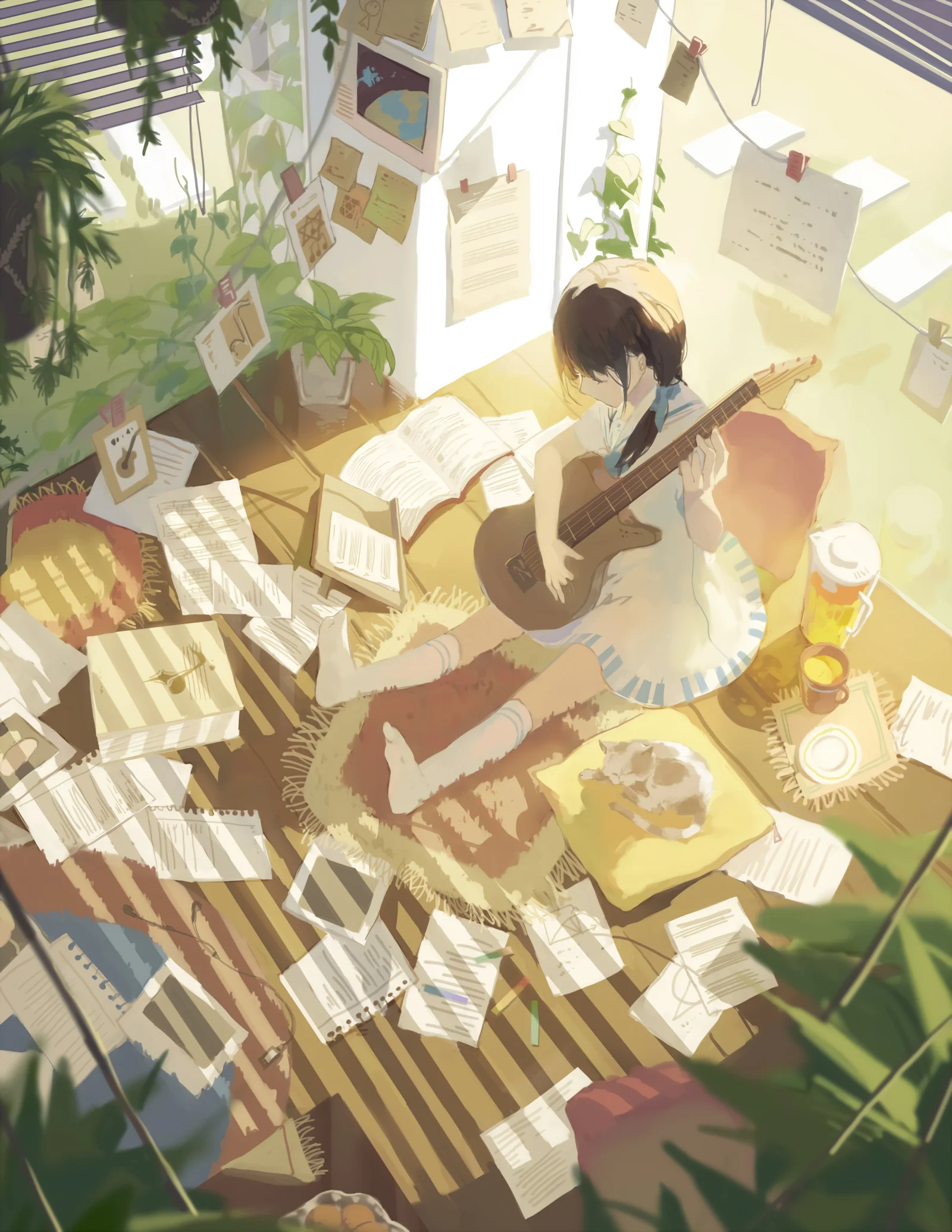 アニメ風の人物が、書物や観葉植物に囲まれた日差しの明るい部屋でアコースティックギターを弾いている。