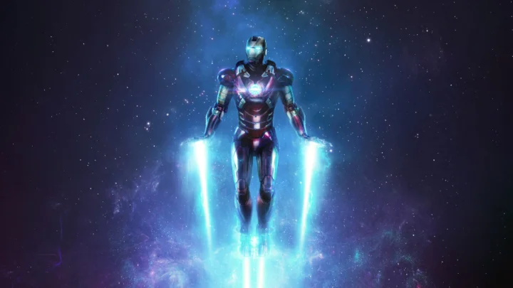 一具发光的 humanoid 机器人悬浮在繁星与蓝色光芒之中。