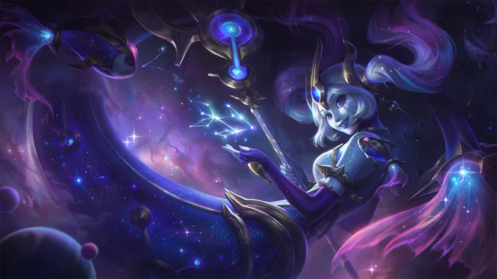 一名蓝发动漫角色漂浮在璀璨星空与紫色星云之间。