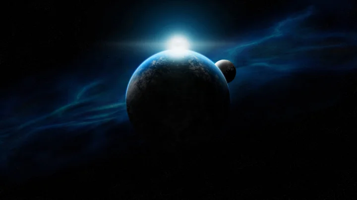 黑暗宇宙中，一颗行星在明亮蓝白光芒和小型卫星的映衬下呈现出神秘景象。