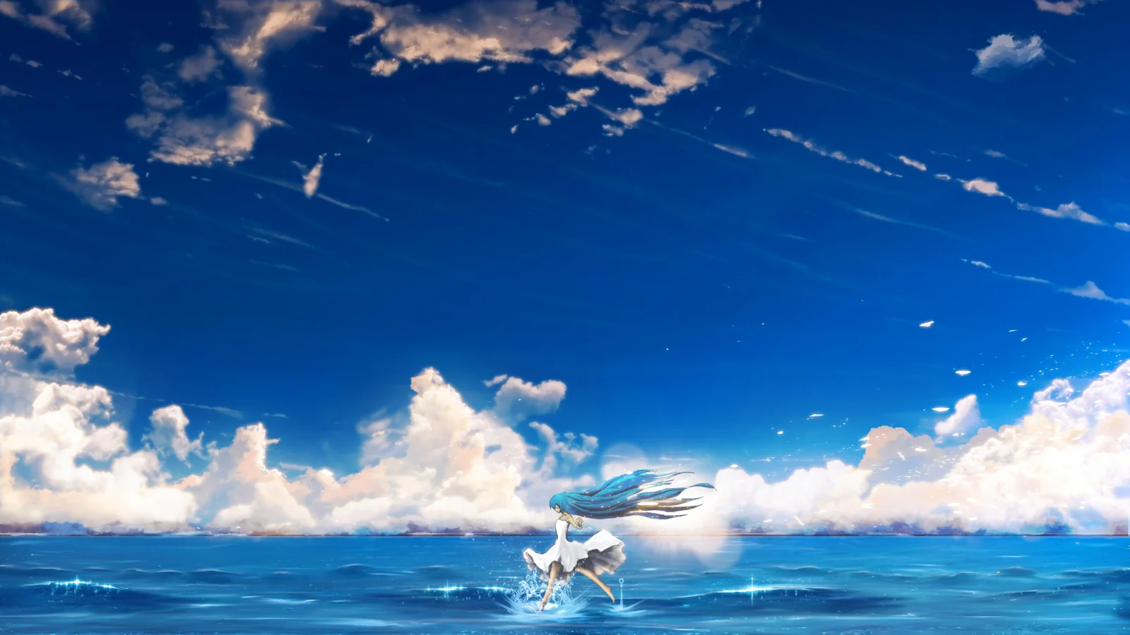 青い髪のアニメ風人物が、雲の広がる空の下の明るい青い海に描かれています。